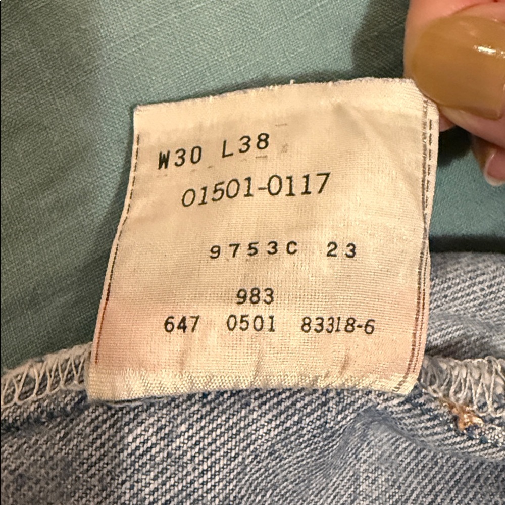 Vintage Levi’s 501 Jeans - Picture 8 of 12
